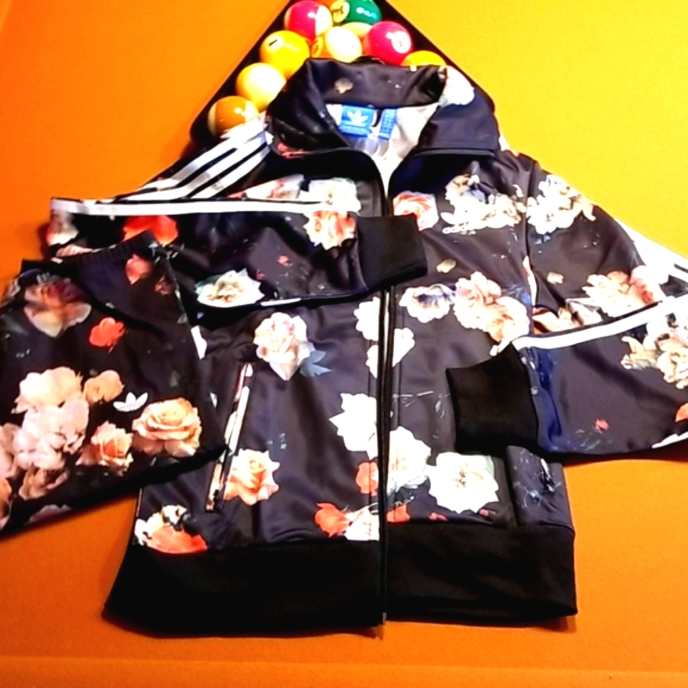 RITA ORA Adidas Black BG FLOATING Pink RED ROSES Track Jacket Legging SET NWOT S - Picture 10 of 16
